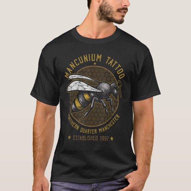Mancunium Tattoo Manchester Worker Bee Tattoo Stud T-Shirt (Vorderseite)