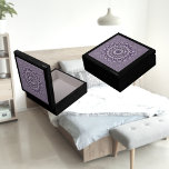 Mandala 8 Schmuck aus Holz Erinnerungskiste<br><div class="desc">Eine hübsche lila,  gelbe und rosa Paisley Mandala,  digital kreiert. Ein perfektes mandala Muster Design für Erwachsene und Kinder auf vielen trendigen Produkten!</div>
