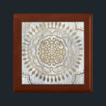 Mandala Gold Design Schmuckschachtel<br><div class="desc">Mandala Gold Design. Künstlerin: June Erica Vess. Bild-ID: 155295DEA.</div>