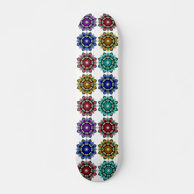 Mandala in verschiedenen Farben Skateboard (Vorne)