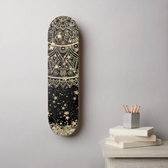 Mandala mit Gold Stars auf schwarz bezaubern Skateboard (Wandkunst)