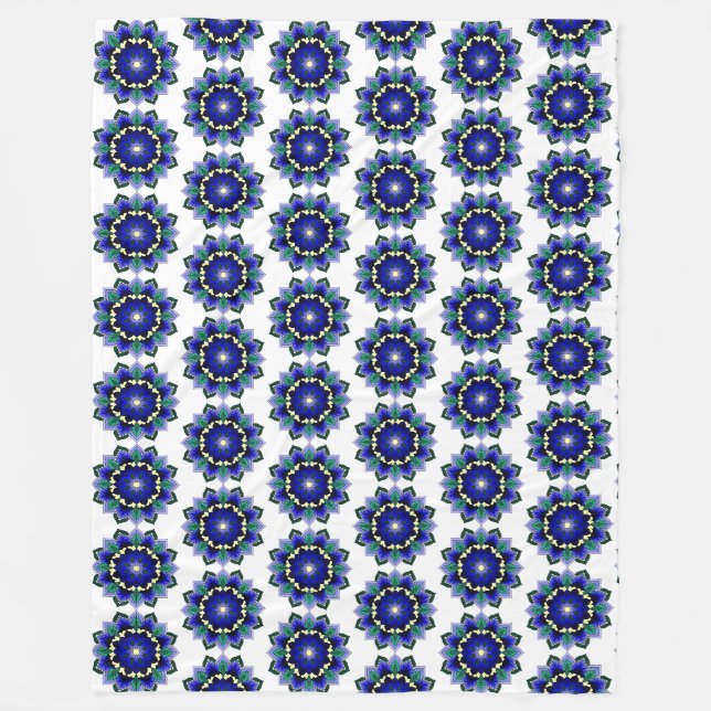 Mandala Muster 02 in dunkelblau Fleece Blanket (Vorderseite)