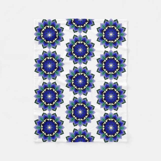 Mandala Muster 02 in dunkelblau Fleece Blanket (Vorderseite)
