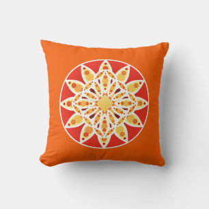 Mandala Muster in Gold, Korallenrot, Creme & Orang Kissen