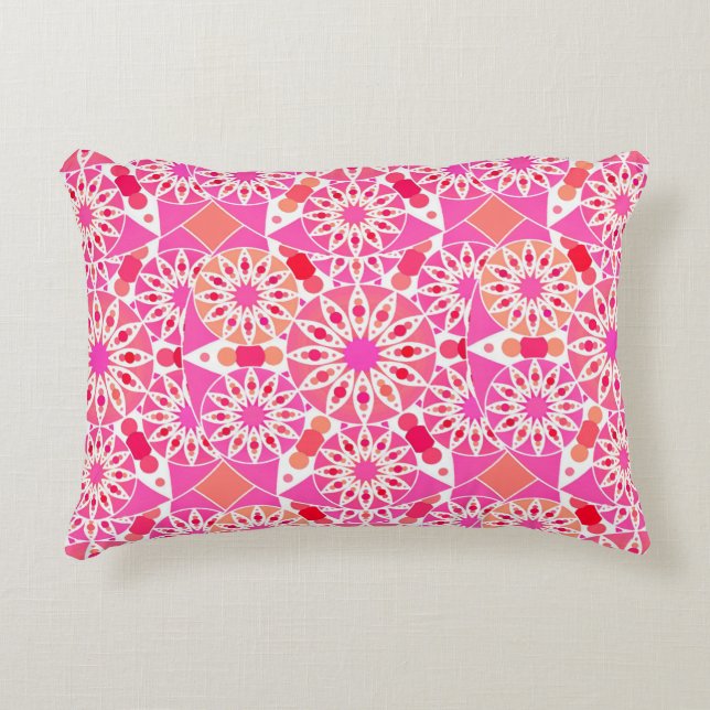 Mandala-Muster, Rosa- und Korallenfarben Dekokissen (Vorderseite)