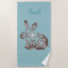 Mandala Rabbit Chocolate und Blues Strandtuch