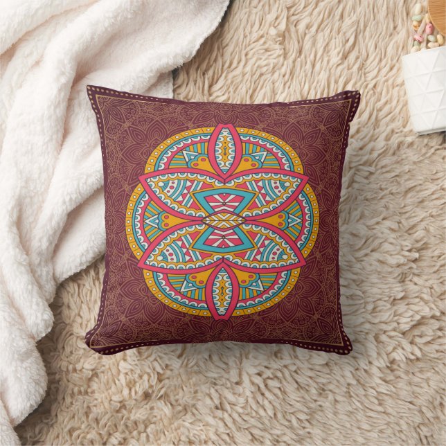 Mandalas mit gemischten Maroon-Wiederholmustern Kissen (Decke)