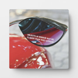 Mandela Effect-Objekte im Spiegel können naher sei Fotoplatte