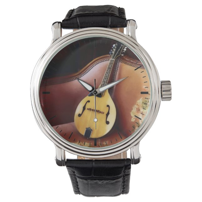 Mandolin auf Couch Armbanduhr (Vorderseite)