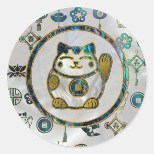 Maneki Neko Lucky Katze auf Perle und Abalone Runder Aufkleber