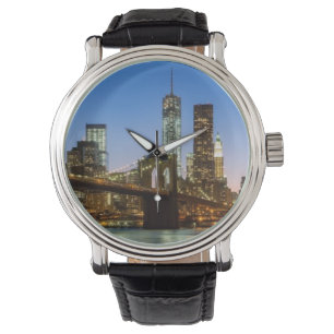 Manhattan und Brooklyn Bridge bei Dämmerung Armbanduhr