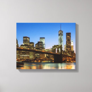 Manhattan und Brooklyn Bridge bei Dämmerung Leinwanddruck