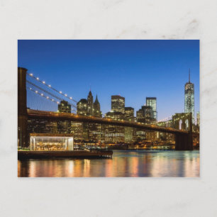 Manhattan und Brooklyn Bridge bei Dämmerung Postkarte