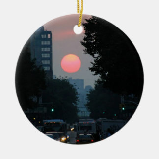 Manhattanhenge: Einstellung der pinkish orange Keramikornament