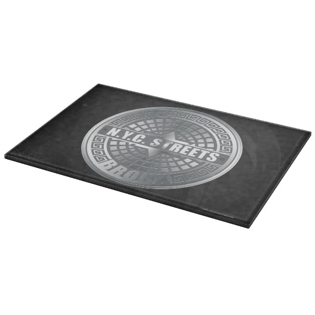 Manhole Covers Bronx Schneidebrett (Ecke)