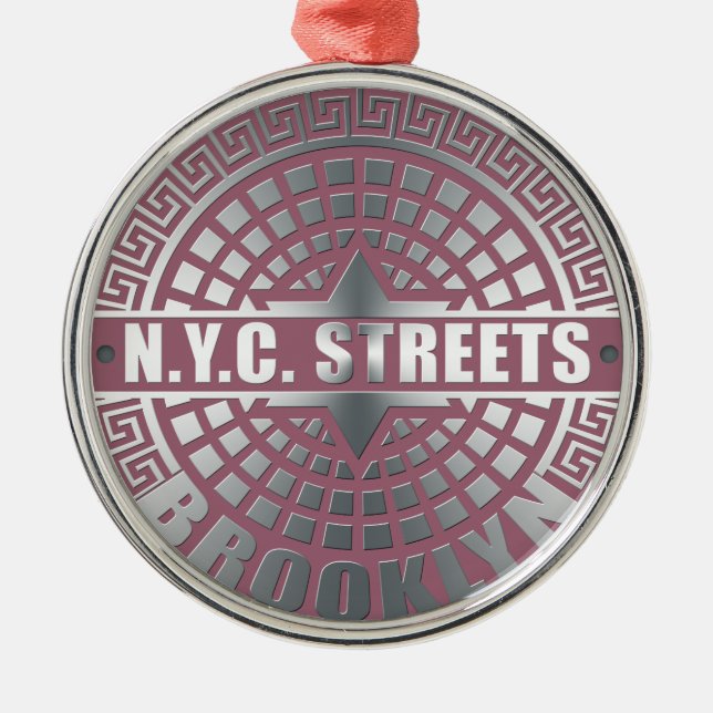 Manhole Covers Brooklyn Ornament Aus Metall (Vorne)
