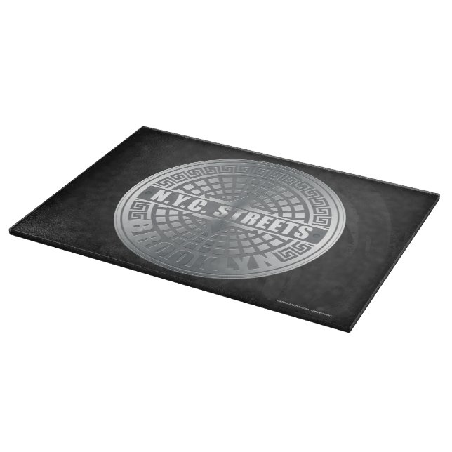 Manhole Covers Brooklyn Schneidebrett (Ecke)