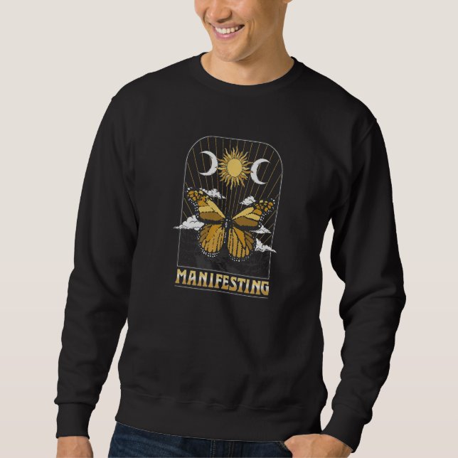 Manifesting Monarch Butterfly Flying Over Mountain Sweatshirt (Vorderseite)