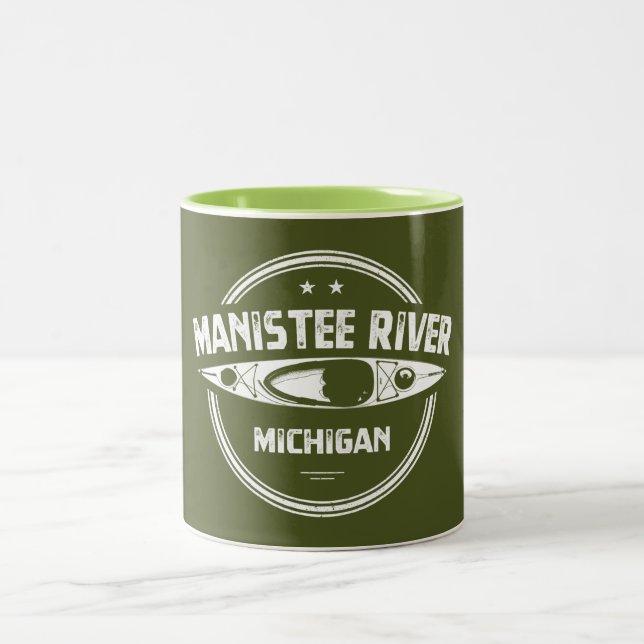 Manistee River, Michigan Zweifarbige Tasse (Mittel)