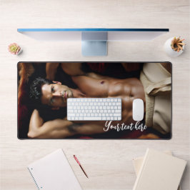 Mann auf der Bärenruge Schreibtischunterlage