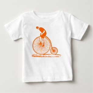 Mann auf einem Penny Farthing - Orange Baby T-shirt