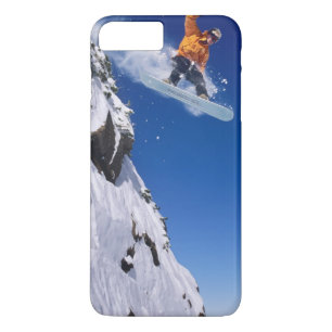 Mann auf einem Snowboard, der von einem Gesims spr Case-Mate iPhone Hülle