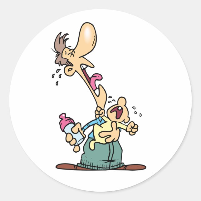 Mann, der ein waschendes Babyaufkleber hält Runder Aufkleber (Vorderseite)