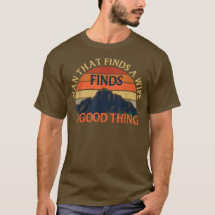 Mann, der eine Ehefrau findet, die er findet, eine T-Shirt