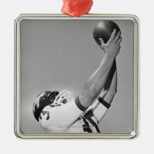 Mann, der Fußball spielt Silbernes Ornament
