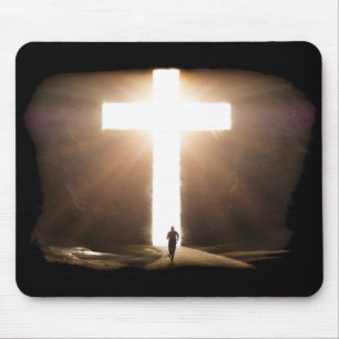 Mann, der zu glühendem Christlichen Kreuz Jesu f Mousepad