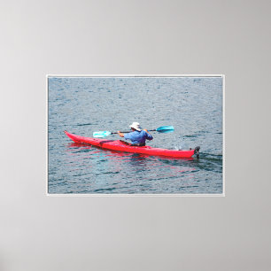 Mann im Kayak paddelt ins Nirgendwo Leinwanddruck