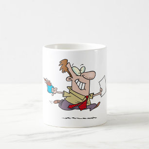Mann läuft mit Kaffee Kaffeetasse