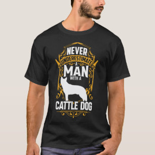 Mann mit australischem Rinderhund Queensland Heele T-Shirt