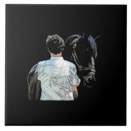 Mann mit dunkler Keramik Fliese