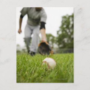 Mann spielt Baseball Postkarte