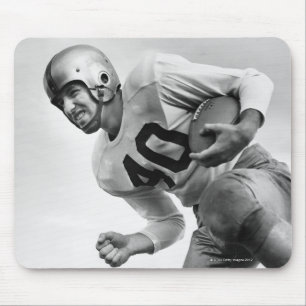 Mann spielt Fußball 3 Mousepad