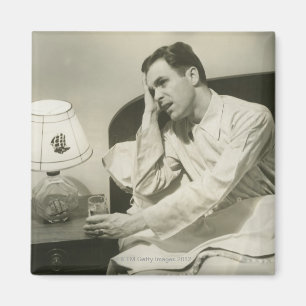 Mann trinkt Wasser Magnet