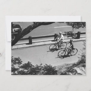 Mann und Junge Radfahren