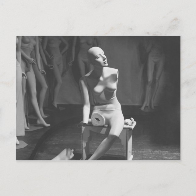 Mannequin mit Bein und Arm entfernt Postkarte (Vorderseite)