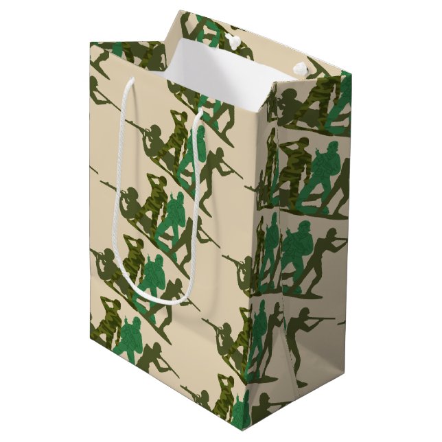 Männer der grünen Armee Mittlere Geschenktüte (Vorderseite Schrägansicht)