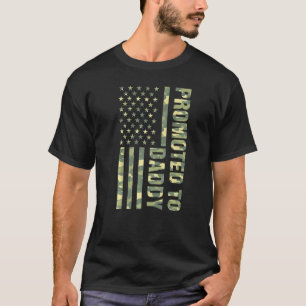 Männer, die an die Vater der amerikanischen Fahne- T-Shirt