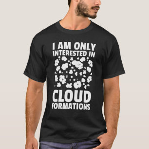 Männer, die ich nur an der Cloud Formation Stor in T-Shirt