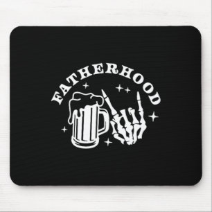 Männer, die ihre Vaterschaft überleben, ein Bier n Mousepad