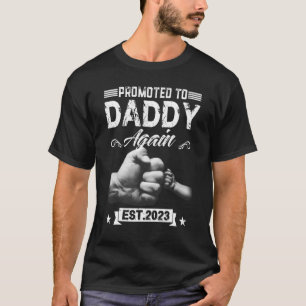 Männer, die nach der Schwangerschaft 2023 erneut z T-Shirt
