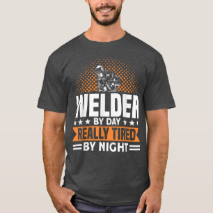 Männer, die Tag für Tag sehr müde sind, bei Nacht T-Shirt