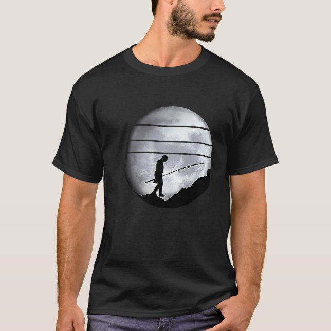 Männer fischen nachts, während der Mond hell schei T-Shirt (Vorderseite)