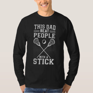 Männer in diesem Vater schlagen Leute mit einem Ki T-Shirt