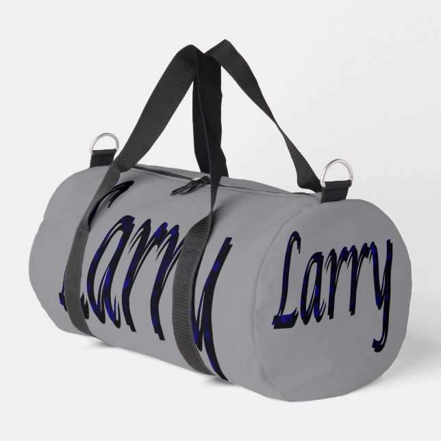 Männer namens Larry, Duffle Bag (Linke Seite)