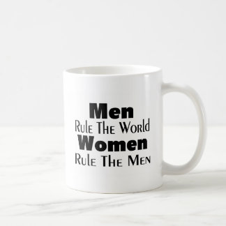 Männer ordnen die Weltfrauen anordnen die Männer Tasse