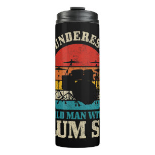Männer unterschätzen nie einen alten Mann mit eine Thermosbecher